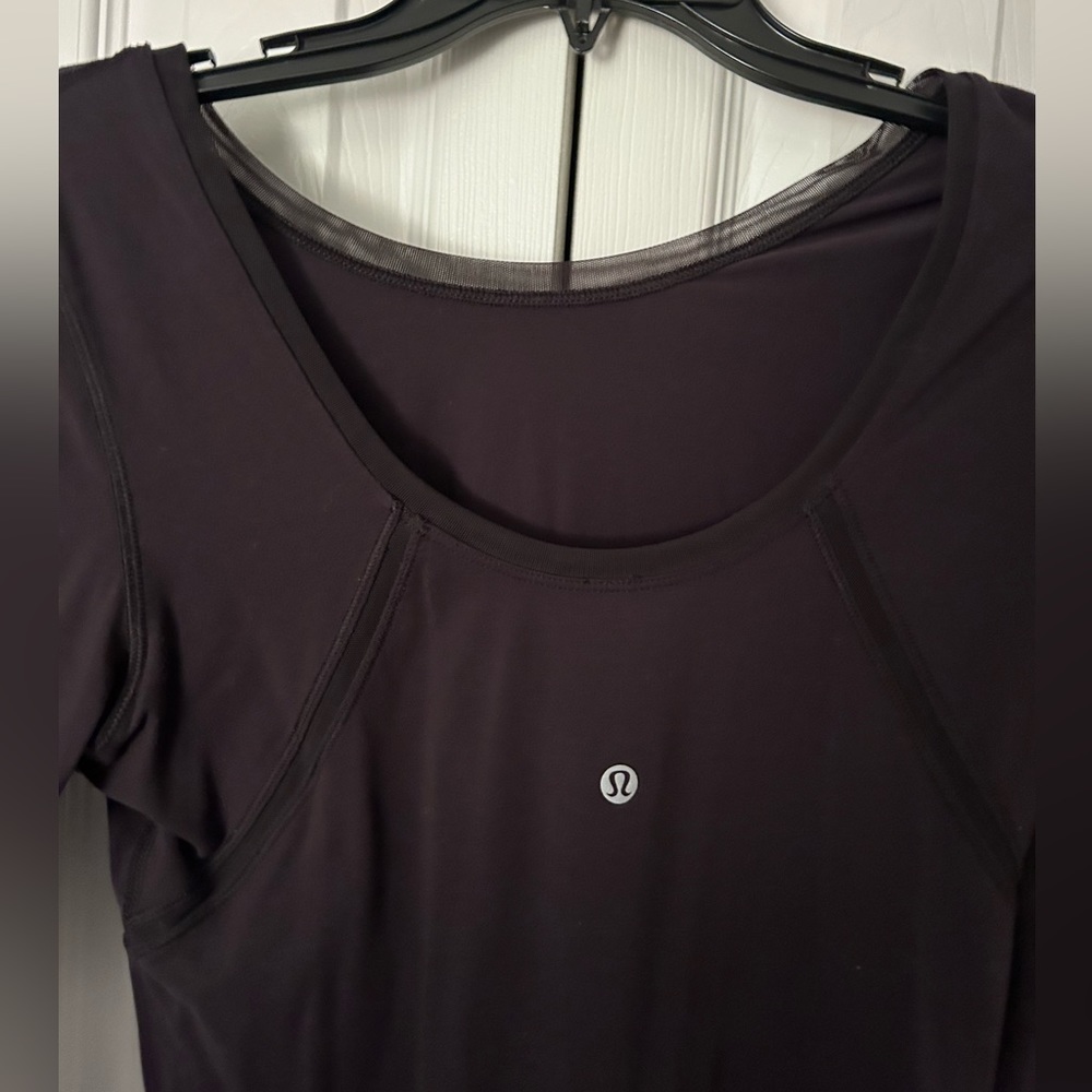 black Lululemon long sleeve